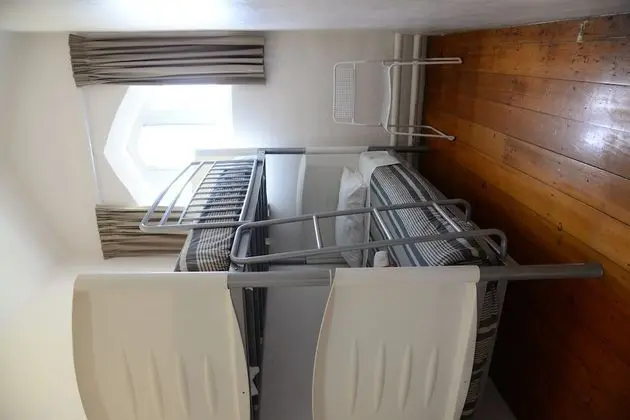 Basic Ortak Ranzalı Oda, 2 Tek Kişilik Yatak