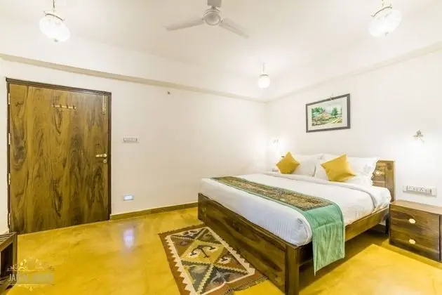 Luxury Tek Büyük Yataklı Oda