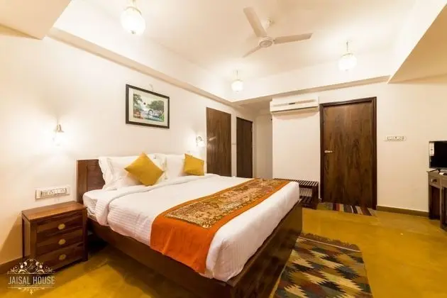 Luxury Tek Büyük Yataklı Oda