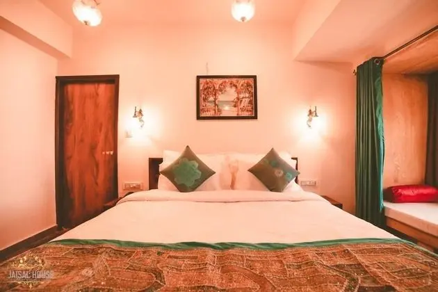 Luxury Tek Büyük Yataklı Oda