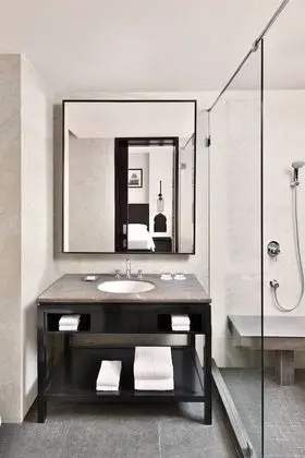 Deluxe Oda, 1 En Büyük (King) Boy Yatak ve Çekyat, Sigara İçilmez, Şehir Manzaralı