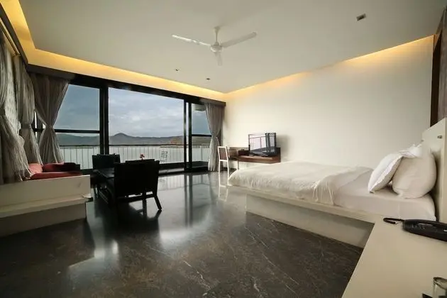 Superior Villa (Semi Private Pool)