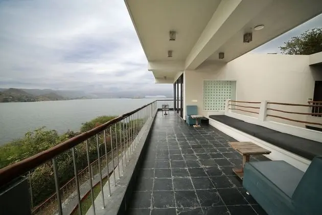 Superior Villa (Semi Private Pool)