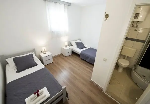 Ev (Jaka 2 - with pool - H(6+2))