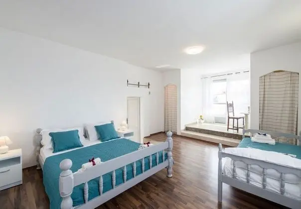 Ev (Jaka 2 - with pool - H(6+2))