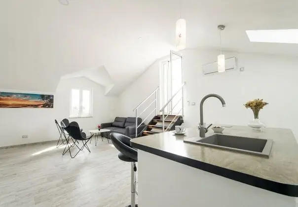 Ev (Jaka 2 - with pool - H(6+2))