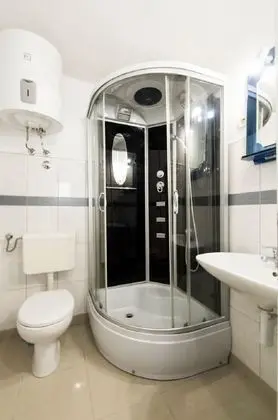 Ev (Jaka 2 - with pool - H(6+2))