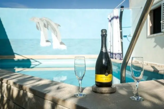 Ev (Jaka 2 - with pool - H(6+2))