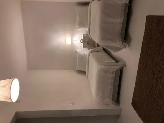 İki Ayrı Yataklı Bodrum Kat Oda, Manzarasız