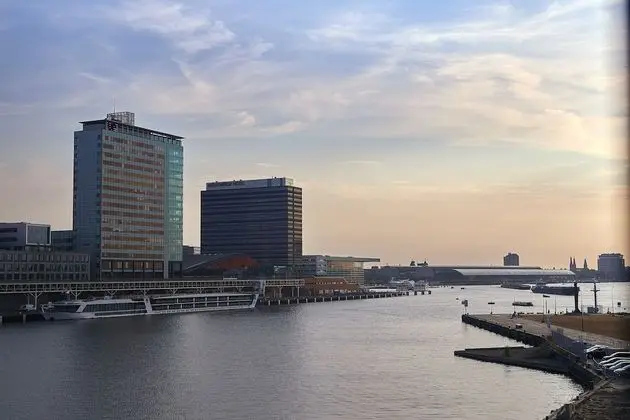 Superior Oda, Kanal Manzaralı (Waterfront)