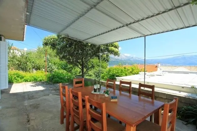 Apart Daire (Jakica - family apartment with garden)