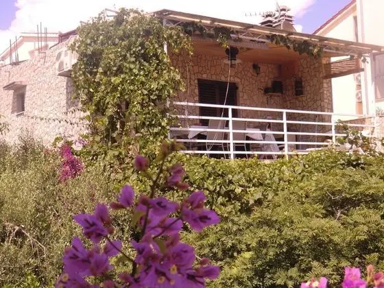 Apart Daire (Jakov - large terrace - A1(4+1))