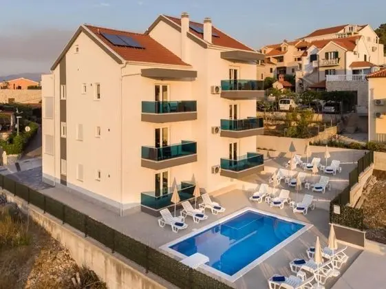 Apart Daire (Jakov - modern and cosy with pool - B)