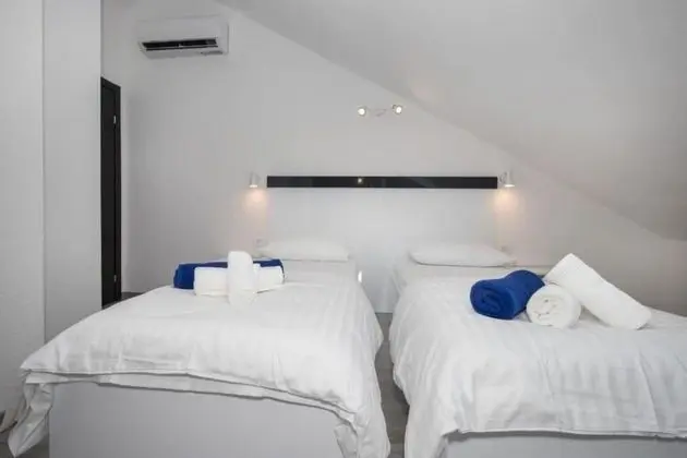 Apart Daire (Jakov - modern and cosy with pool - B)