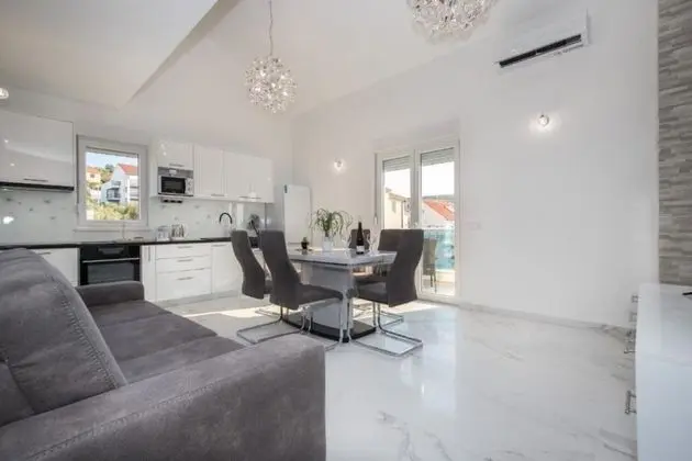 Apart Daire (Jakov - modern and cosy with pool - B)