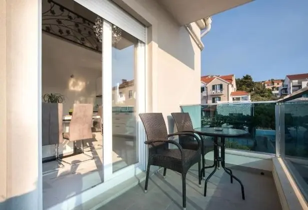 Apart Daire (Jakov - modern and cosy with pool - B)