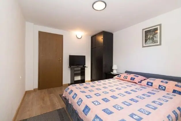 Apart Daire (Jakša - close to the sea & free park)