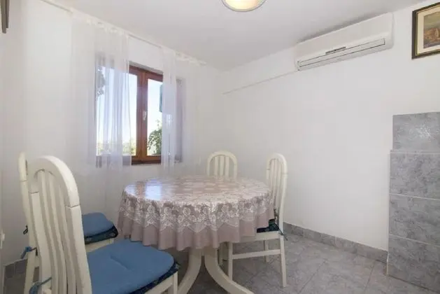 Apart Daire (Jakša - close to the sea & free park)