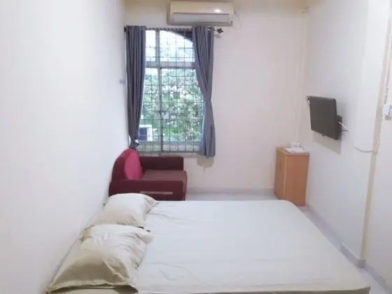 Deluxe + Sofa