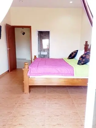Deluxe + Sofa