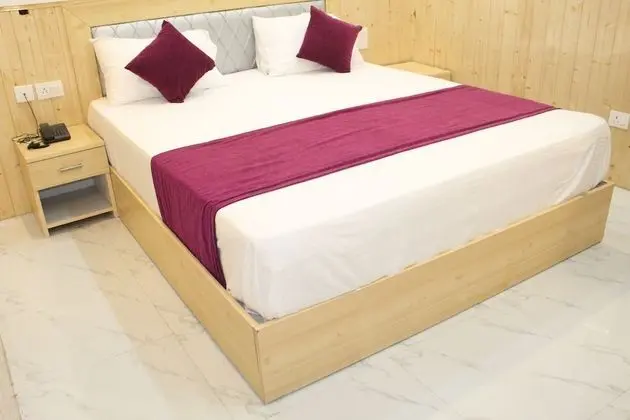 Luxury Tek Büyük Yataklı Oda