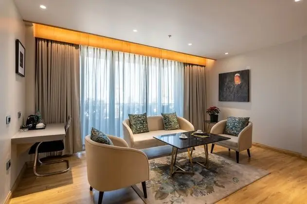 Luxury Oda