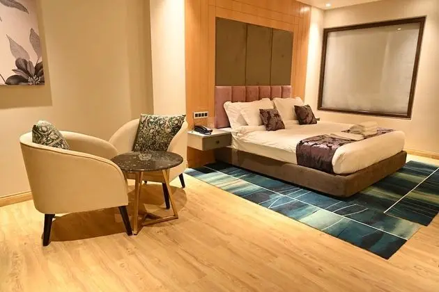 Luxury Oda