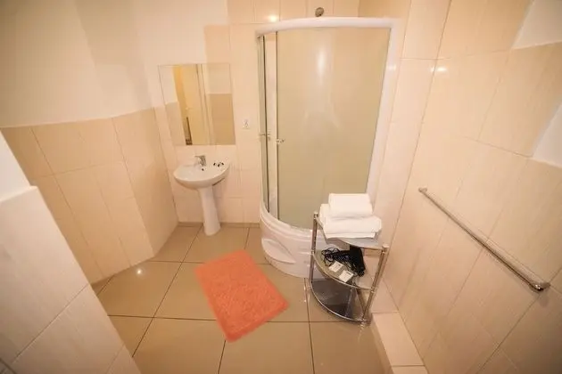 Economy Tek Büyük Yataklı Oda, Ortak Banyo