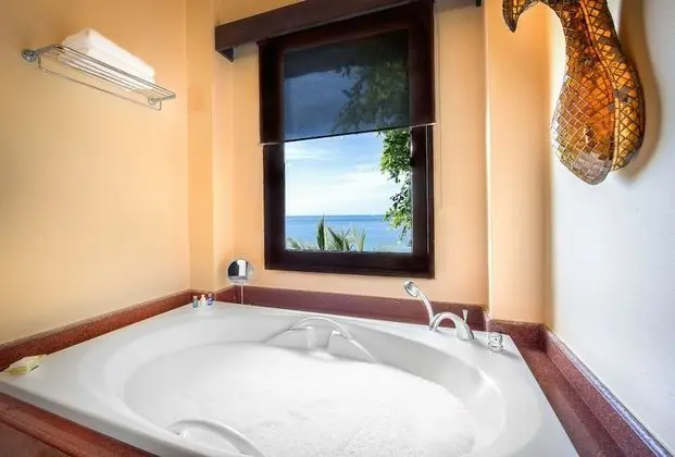 Deluxe Suite Pavilion