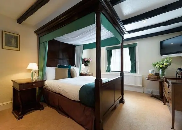Deluxe Tek Büyük Yataklı Oda (Deluxe Four Poster Room)