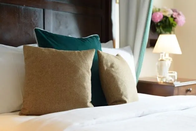 Deluxe Tek Büyük Yataklı Oda (Deluxe Four Poster Room)