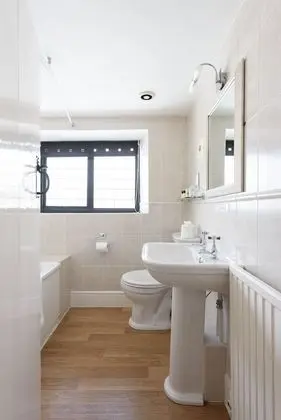 Deluxe Tek Büyük Yataklı Oda (Deluxe Four Poster Room)