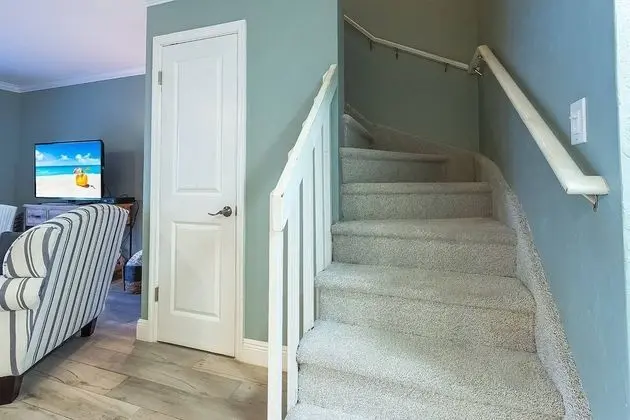 Daire (Jamaica Royale - 2 Townhome Steps To )