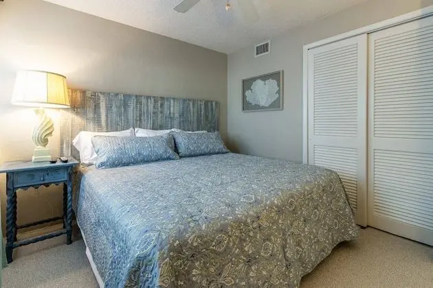 Daire (Jamaica Royale - 2 Townhome Steps To )
