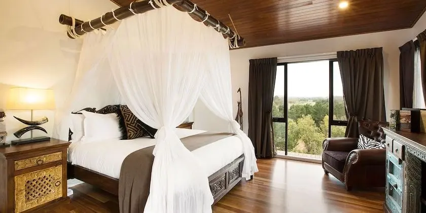 Luxury Lemur Room (Check in by 2:30pm)