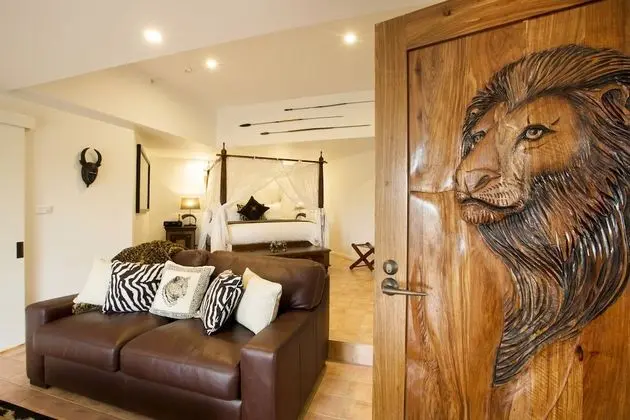 Luxury Room Wild Encounter 2 (Meet a Cheetah experience for 2) (check in by 2:30pm)