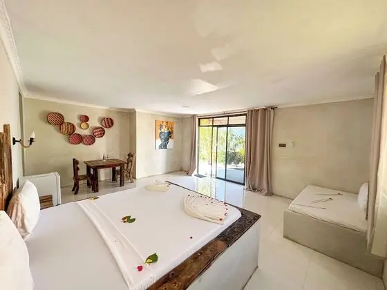 Deluxe Tek Büyük Yataklı Oda, Deniz Manzaralı, Denize Sıfır