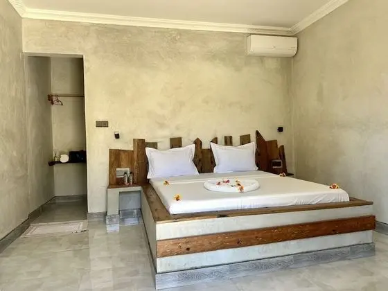 Standard Tek Büyük Yataklı Oda, Bahçe Manzaralı