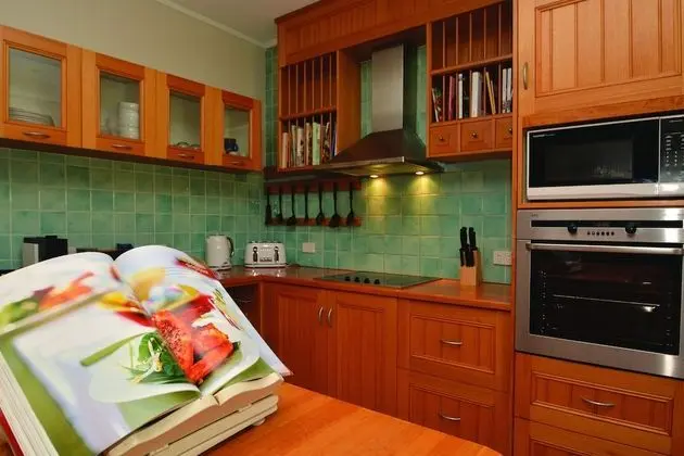 Ev, 5 Yatak Odası, Bahçe Manzaralı