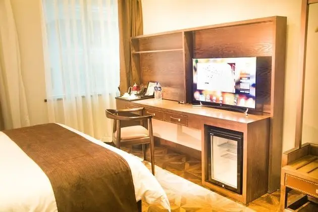 Deluxe Tek Büyük Yataklı Oda