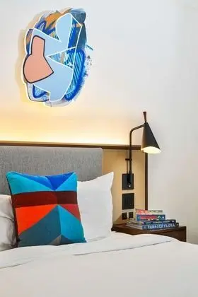 Deluxe Oda, 1 En Büyük (King) Boy Yatak