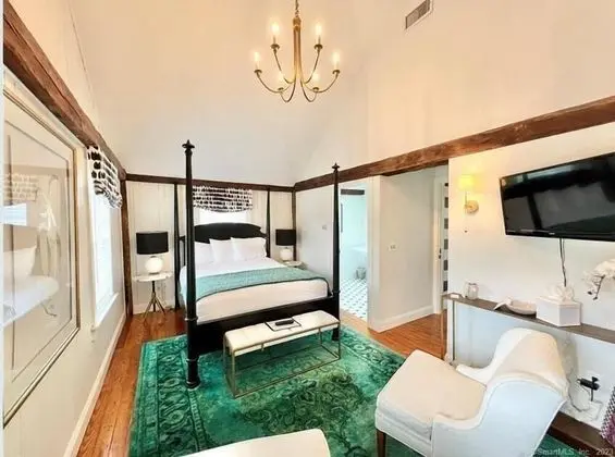 Miss Anna James Room