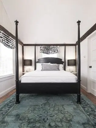 Miss Anna James Room