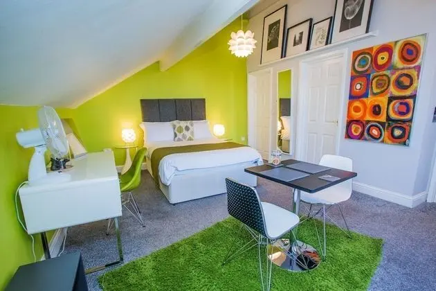 Premier Stüdyo, Banyolu/Duşlu, Dağ Manzaralı (Studio 7- Idris)