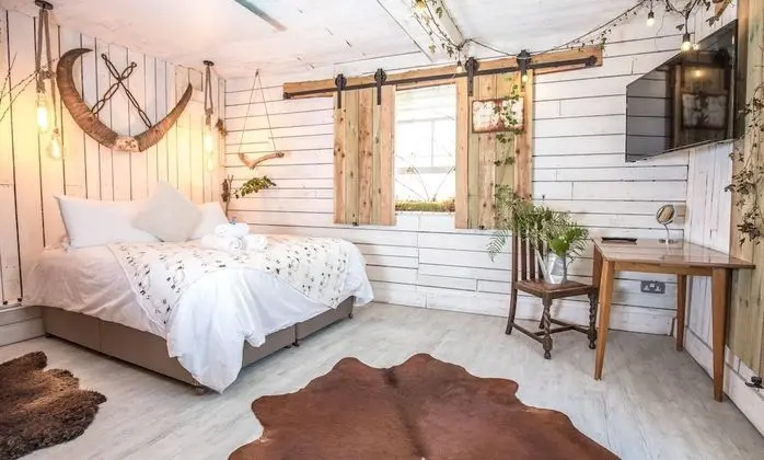 Design Stüdyo, Banyolu/Duşlu (Studio 9 Outiside In )