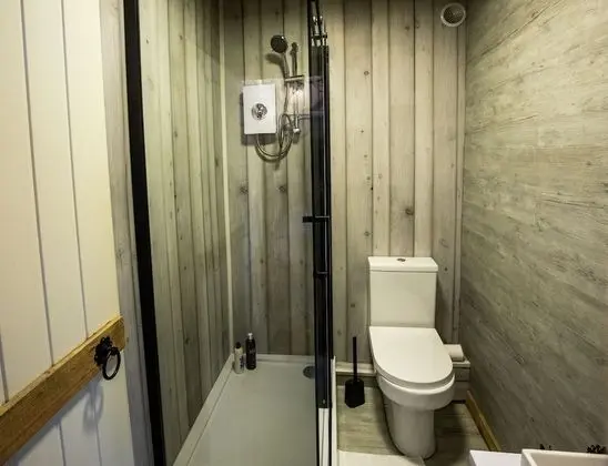 Design Stüdyo, Banyolu/Duşlu (Studio 9 Outiside In )