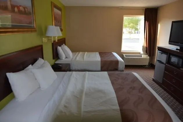 Oda, 2 Çift Kişilik Yatak, Sigara İçilebilir