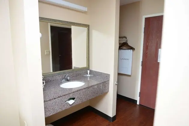 Oda, 2 Çift Kişilik Yatak, Sigara İçilebilir