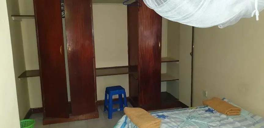 Oda, 1 Çift Kişilik Yatak, Ortak Banyo