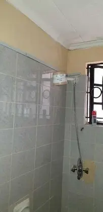 Oda, 1 Çift Kişilik Yatak, Ortak Banyo